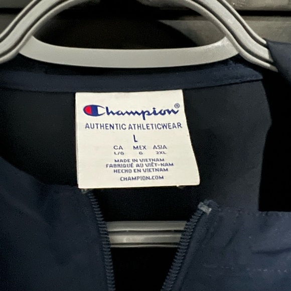 Notre Dame Champion Windbreaker - Picture 3 of 3